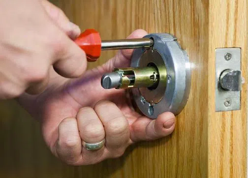 Super Locksmith Services Chicago, IL 312-973-4905 Super Locksmith Services Chicago, IL 312-973-4905 - 29-13