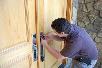 Super Locksmith Services Chicago, IL 312-973-4905 Super Locksmith Services Chicago, IL 312-973-4905 - 29-16